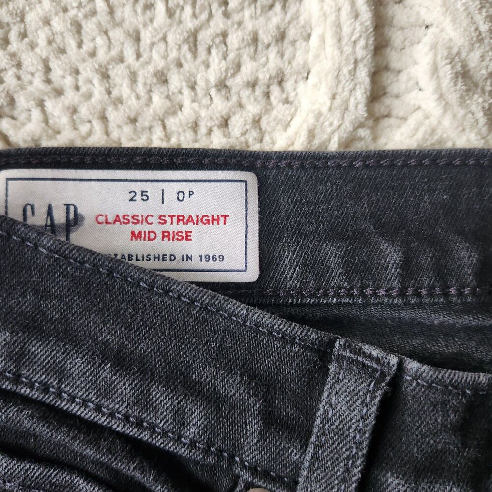 Gap Classic Straight Mid Rise-Black Rinse- Size 0/25 Petite - Picture 4 of 5